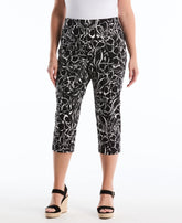 Plus Size Hibiscus Print Capri With Riveted Vent