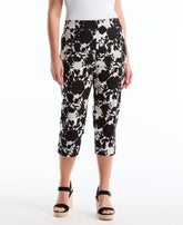 Plus Size Floral Print Capri With Riveted Vent