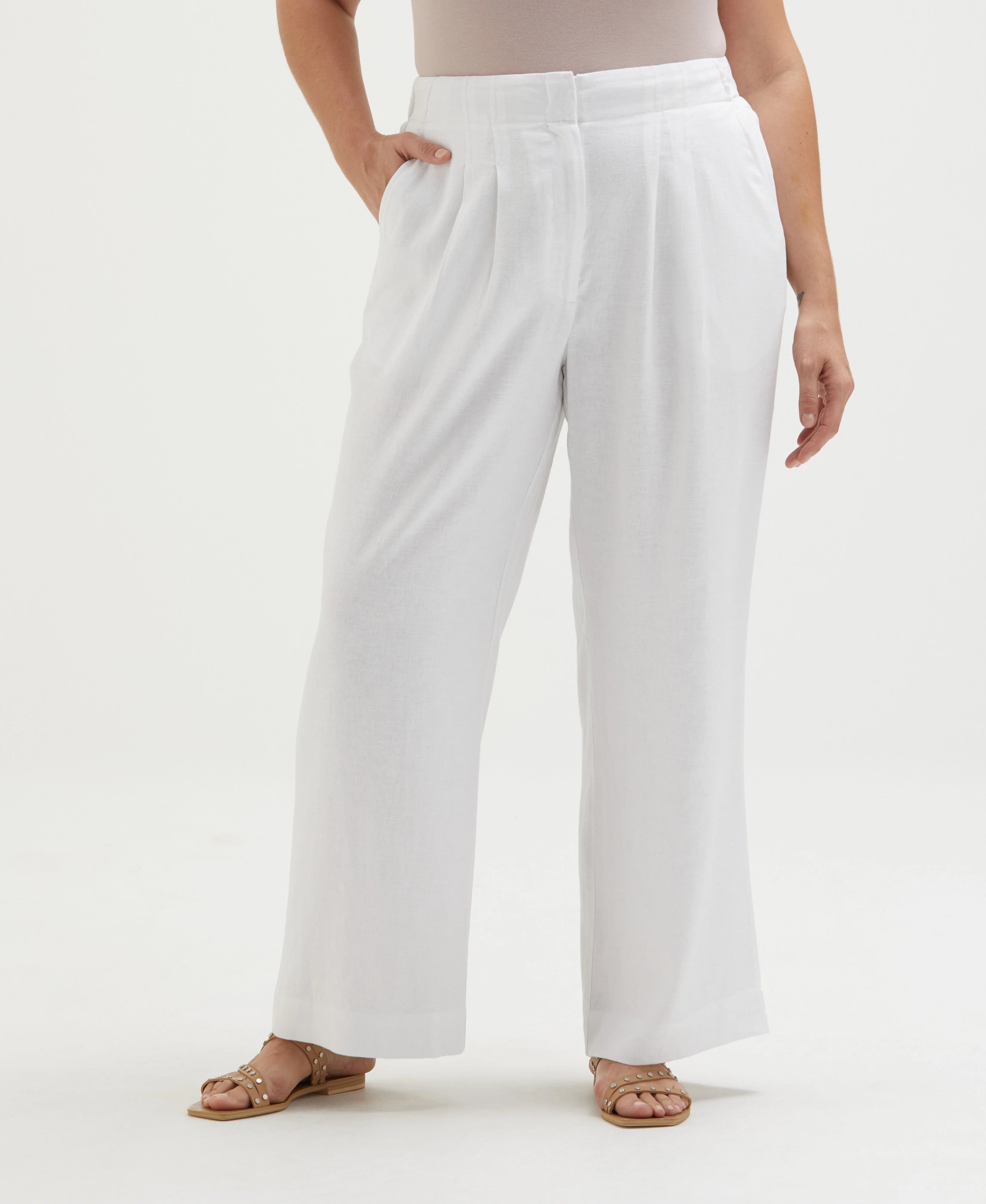 Plus Size Linen Blend Pleated Wide Leg Pant