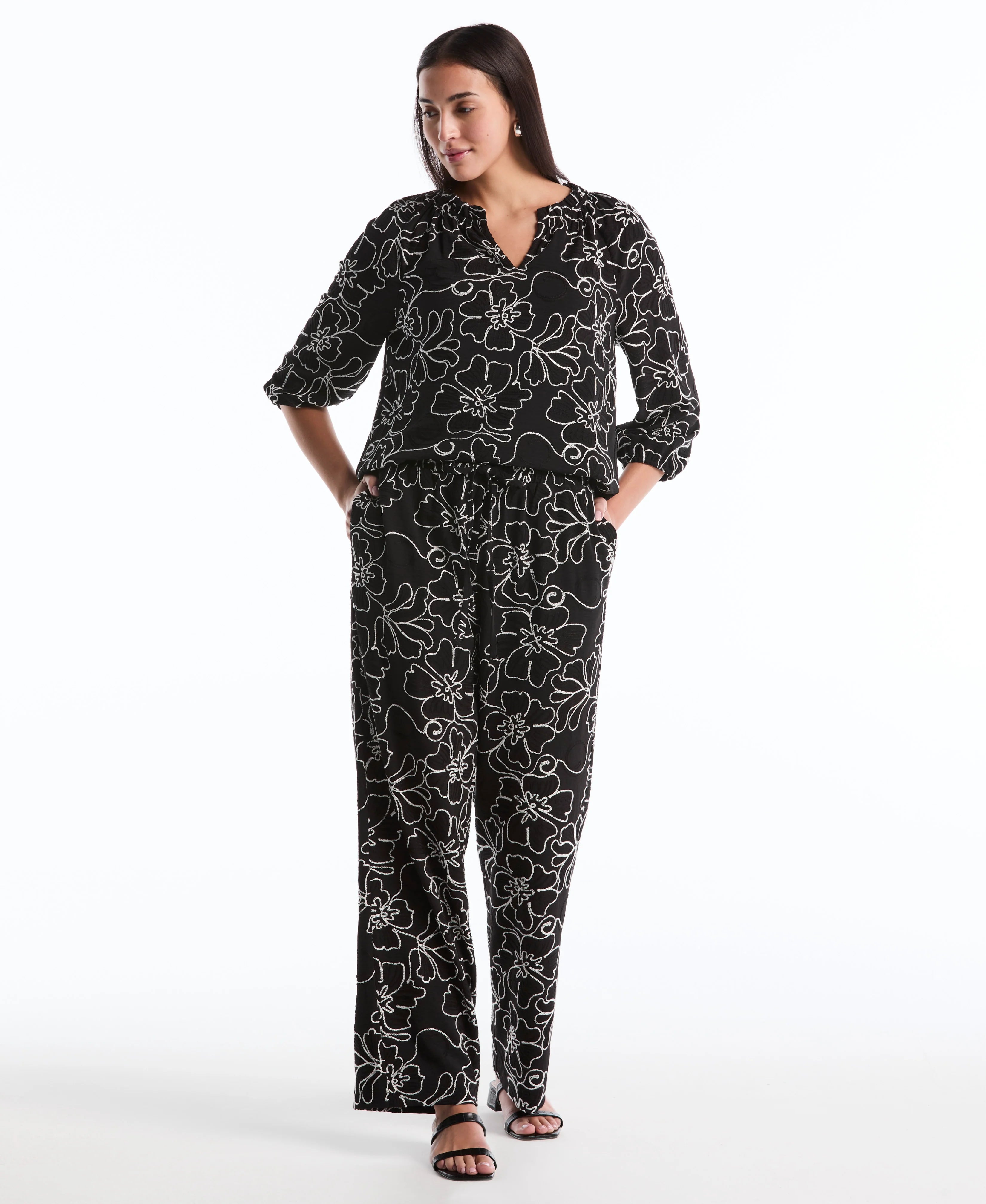Floral Embroidered Drawstring Pant
