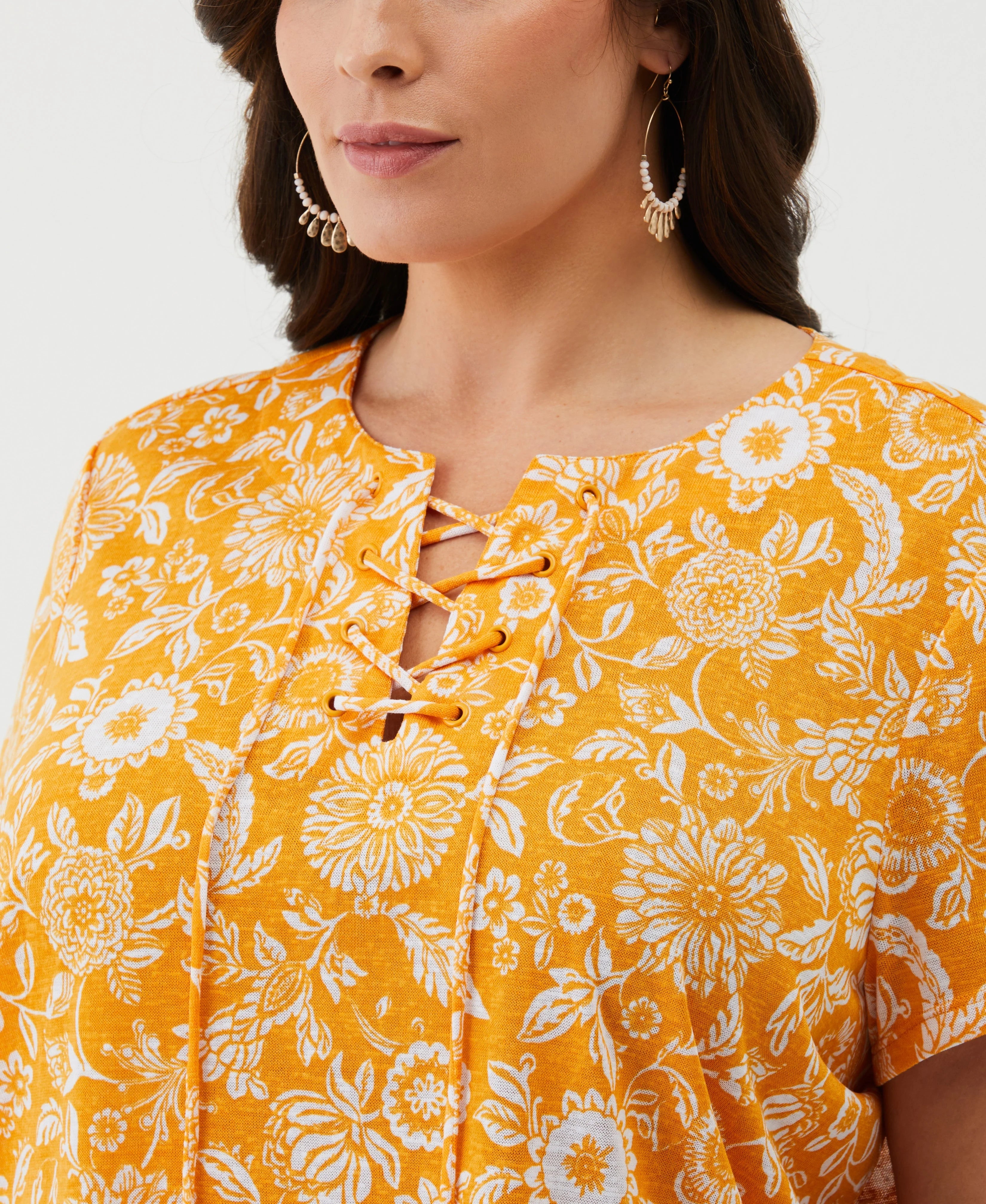 Plus Size Paisley Print Lace Up Tee