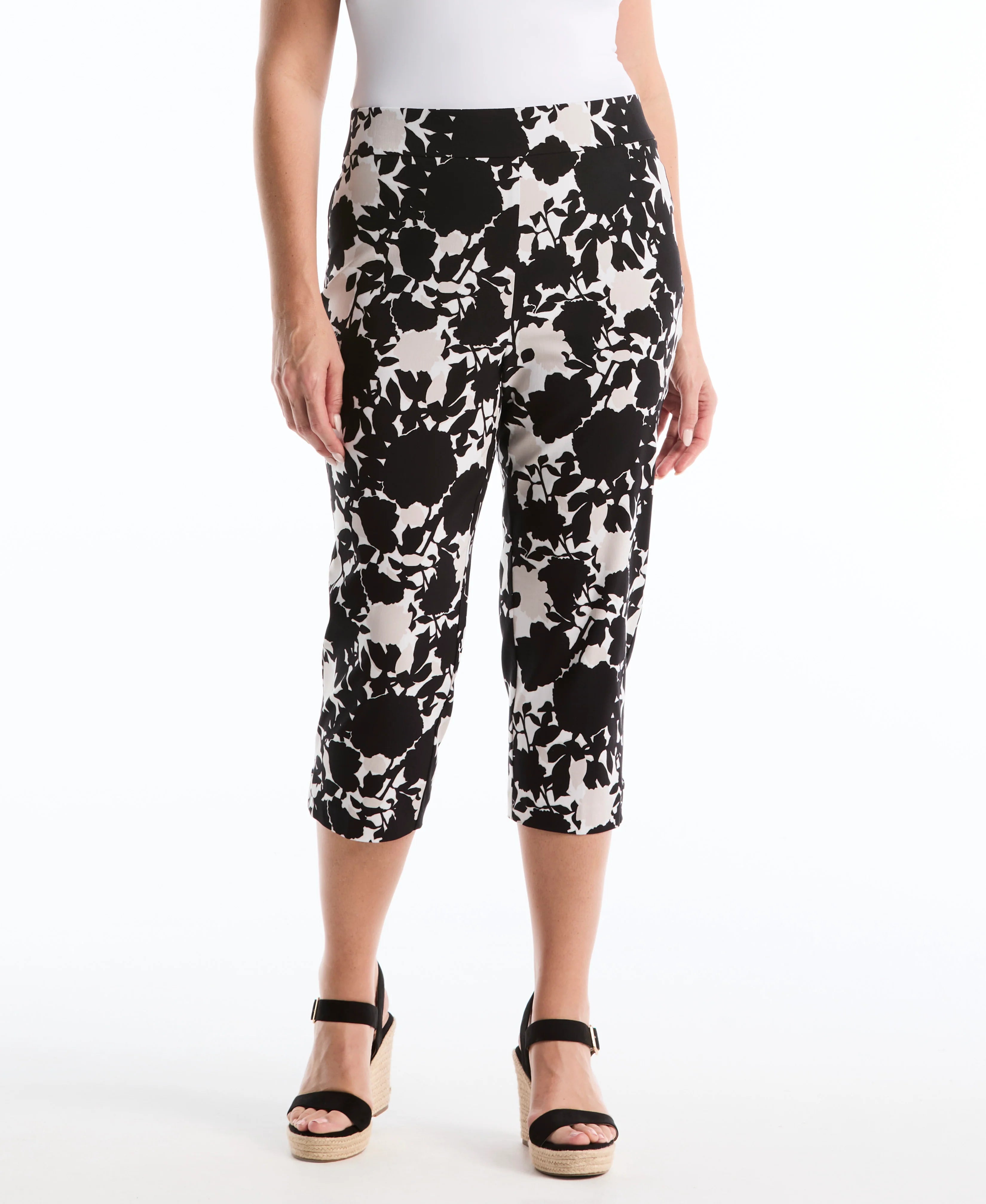 Plus Size Floral Print Capri With Riveted Vent